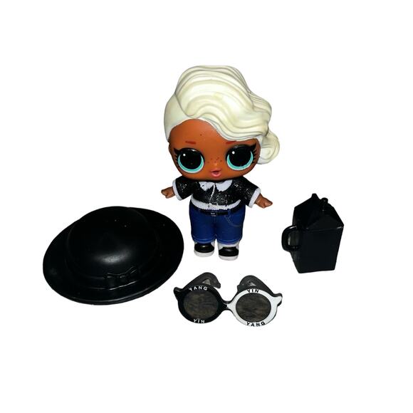 LOL OMG Surprise Doll - Picture 1 of 4